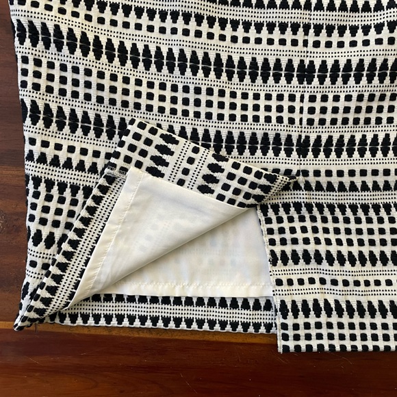 *NWT* LOFT Jacquard Pencil Skirt, Black & White Geometric Print - Picture 10 of 16